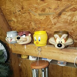 Looney Tunes Character Mugs Set